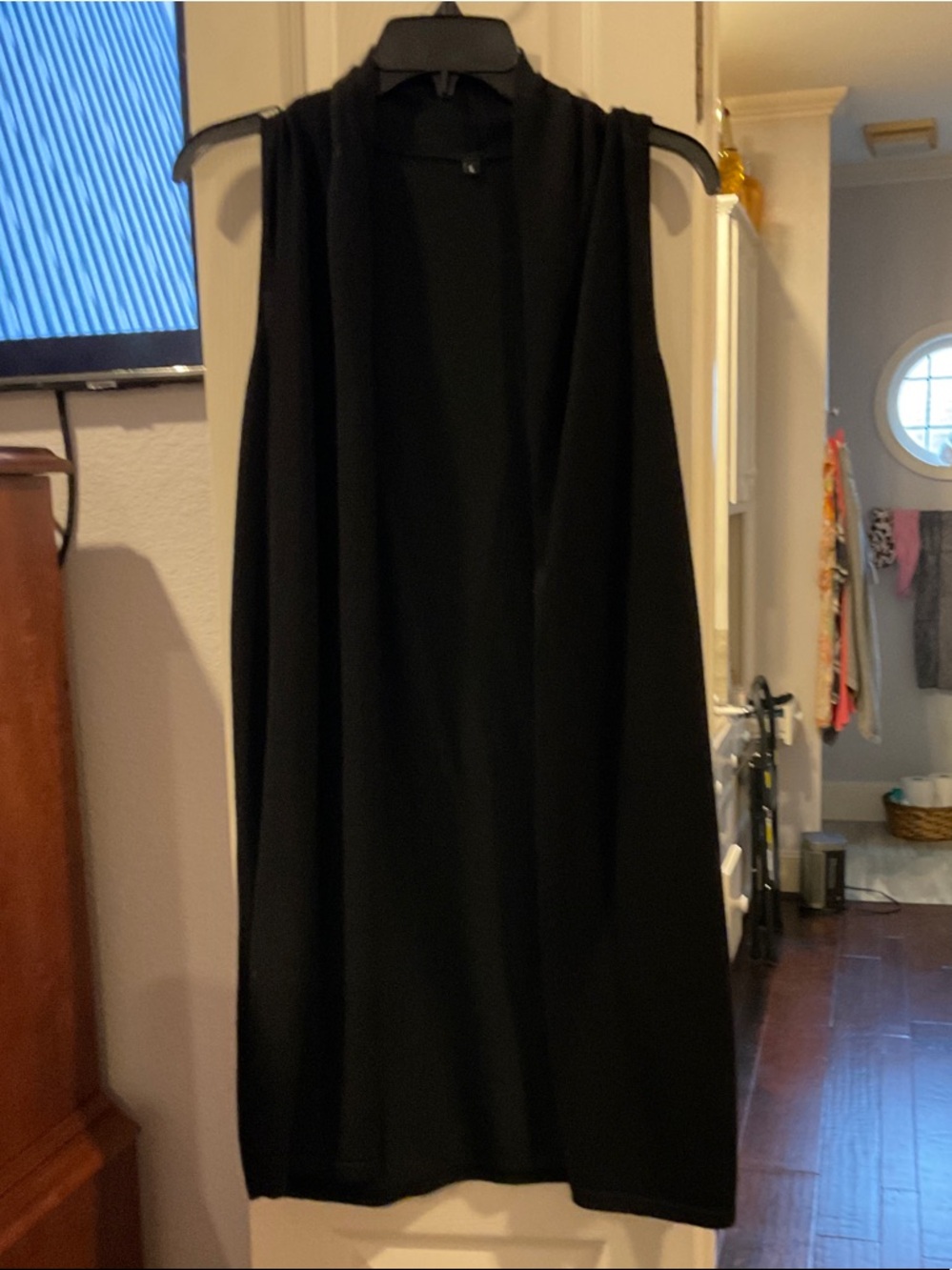 Black Sleeveless sweater vest